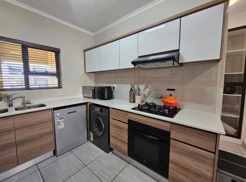 To Let 2 Bedroom Property for Rent in Waterfall Gauteng