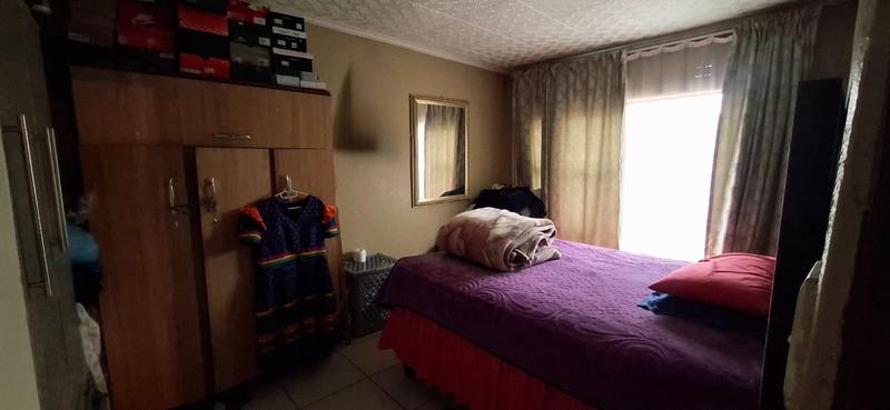 6 Bedroom Property for Sale in Tembisa Gauteng