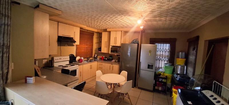 6 Bedroom Property for Sale in Tembisa Gauteng