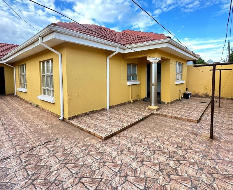 3 Bedroom Property for Sale in Protea Glen Gauteng