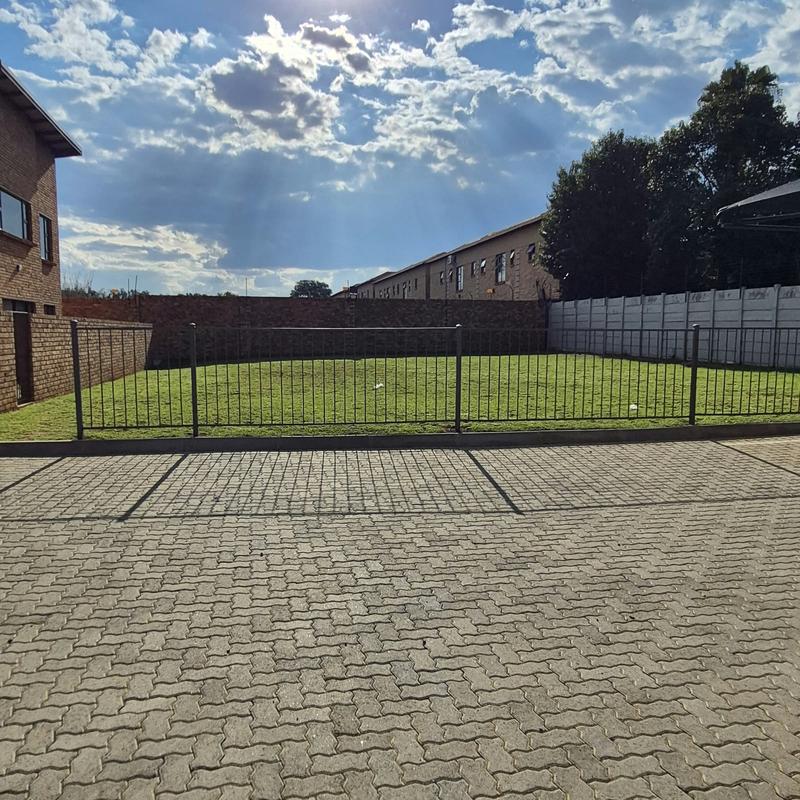 To Let 2 Bedroom Property for Rent in Ravenswood Gauteng