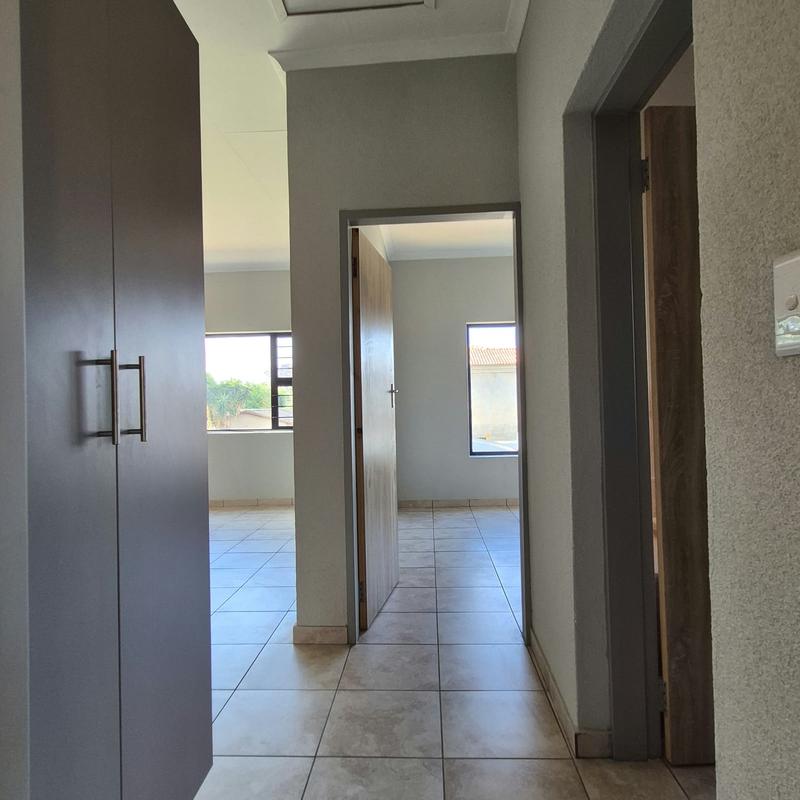 To Let 2 Bedroom Property for Rent in Ravenswood Gauteng