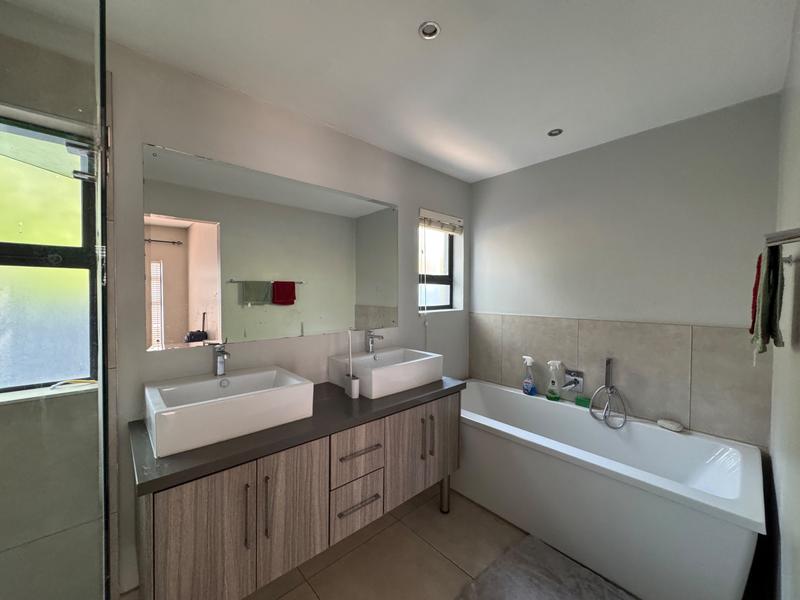3 Bedroom Property for Sale in Midstream Meadows Gauteng