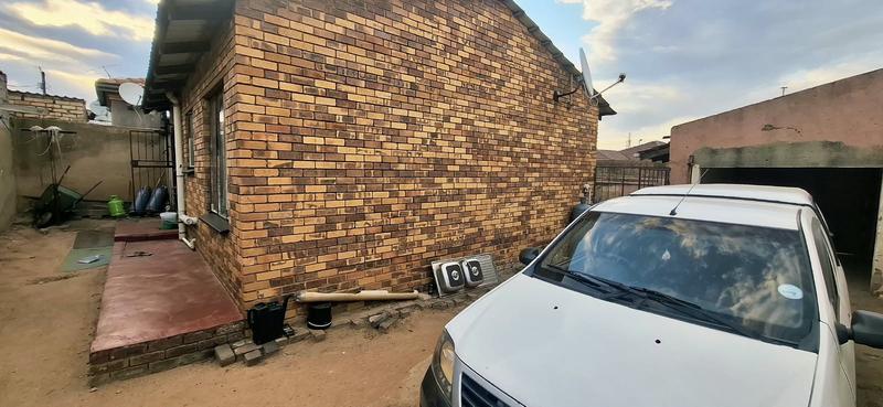 2 Bedroom Property for Sale in Tembisa Gauteng