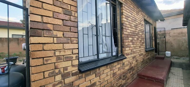 2 Bedroom Property for Sale in Tembisa Gauteng