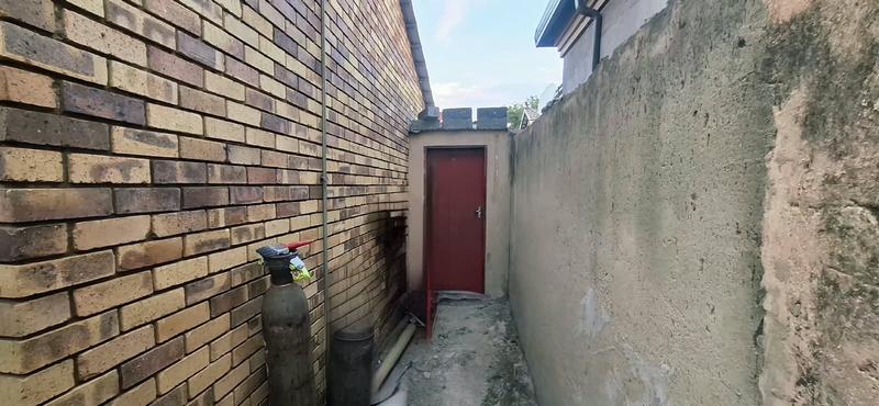 2 Bedroom Property for Sale in Tembisa Gauteng