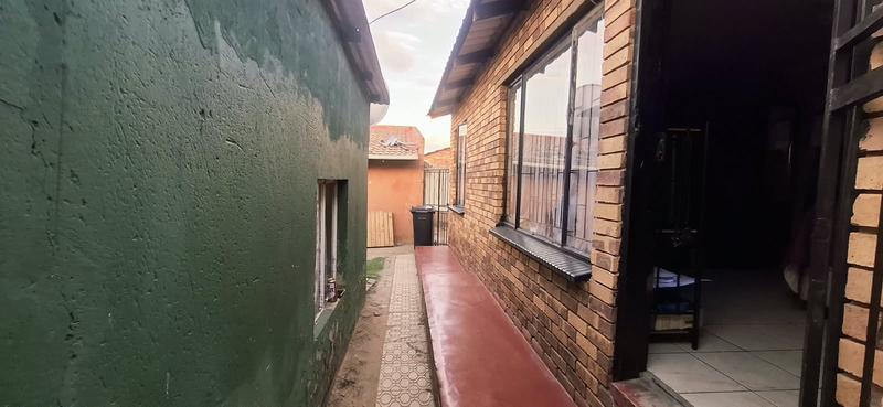 2 Bedroom Property for Sale in Tembisa Gauteng