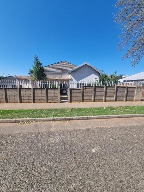 4 Bedroom Property for Sale in Malvern Gauteng