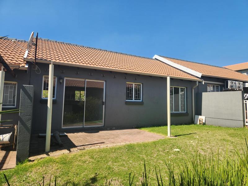 2 Bedroom Property for Sale in Greenstone Hill Gauteng