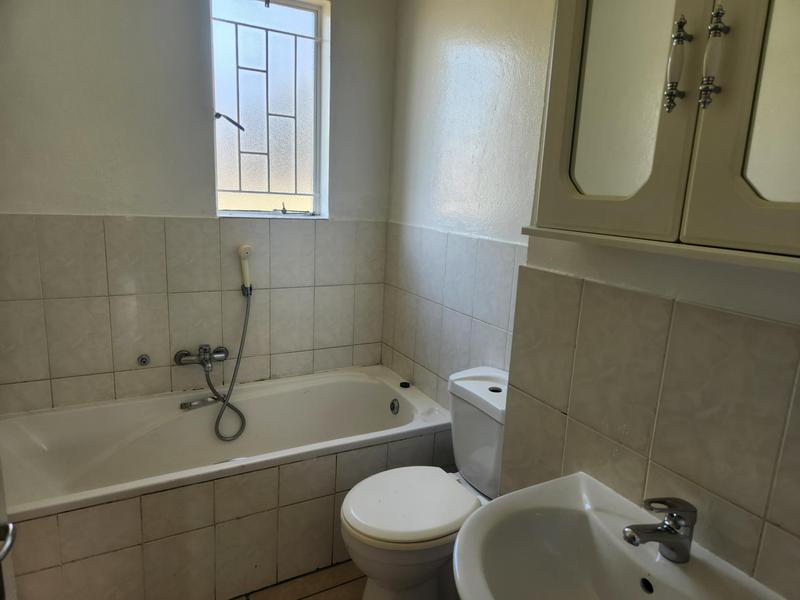 2 Bedroom Property for Sale in Greenstone Hill Gauteng