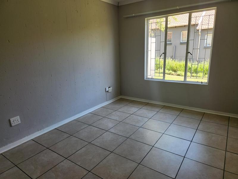 2 Bedroom Property for Sale in Greenstone Hill Gauteng