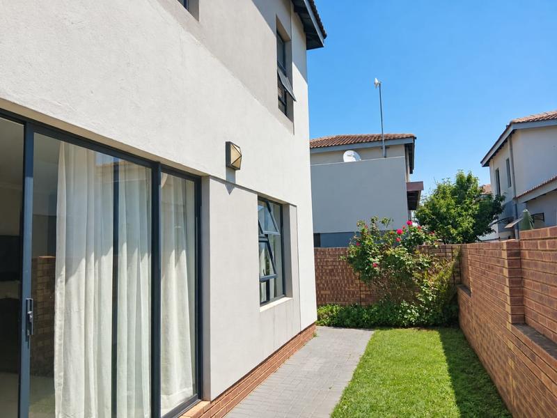 3 Bedroom Property for Sale in Thatchfield Gauteng