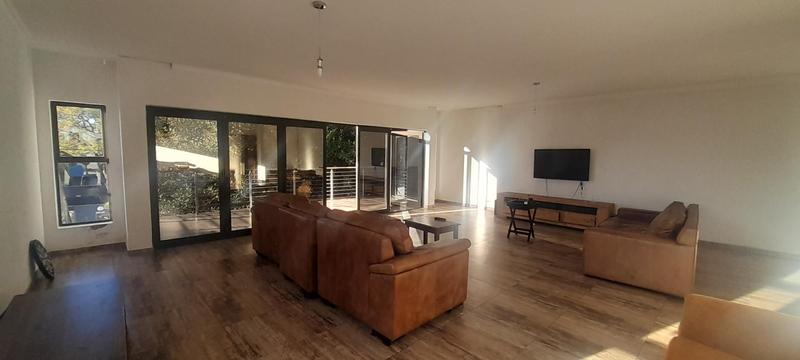 6 Bedroom Property for Sale in Linden Gauteng