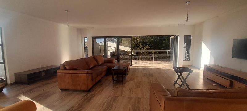 6 Bedroom Property for Sale in Linden Gauteng