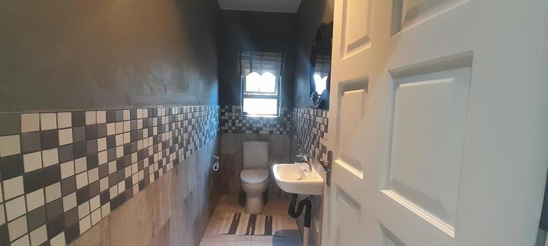 6 Bedroom Property for Sale in Linden Gauteng
