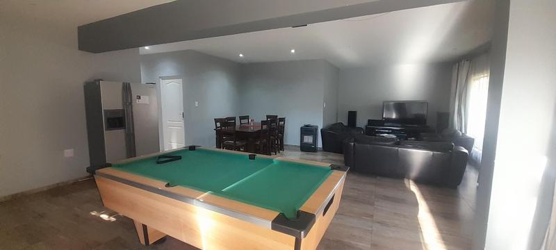 6 Bedroom Property for Sale in Linden Gauteng