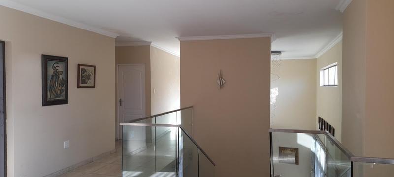 6 Bedroom Property for Sale in Linden Gauteng