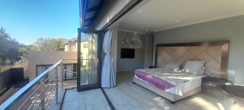 6 Bedroom Property for Sale in Linden Gauteng