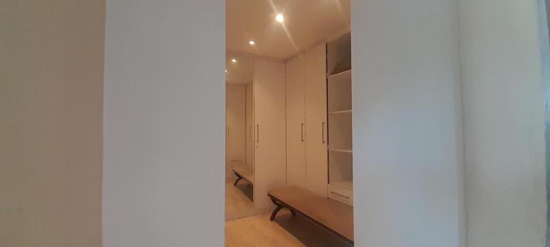 6 Bedroom Property for Sale in Linden Gauteng