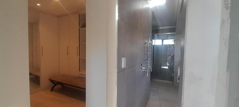 6 Bedroom Property for Sale in Linden Gauteng