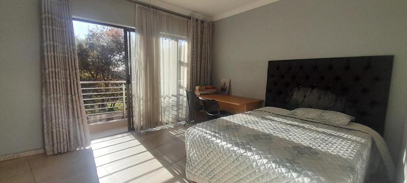 6 Bedroom Property for Sale in Linden Gauteng