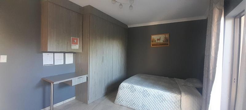 6 Bedroom Property for Sale in Linden Gauteng