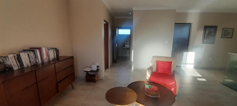 6 Bedroom Property for Sale in Linden Gauteng
