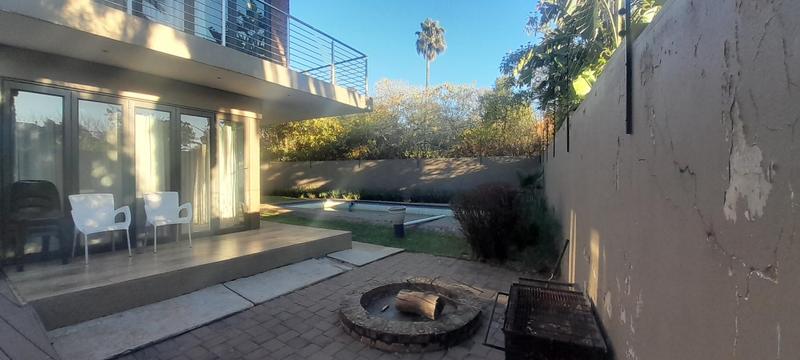 6 Bedroom Property for Sale in Linden Gauteng