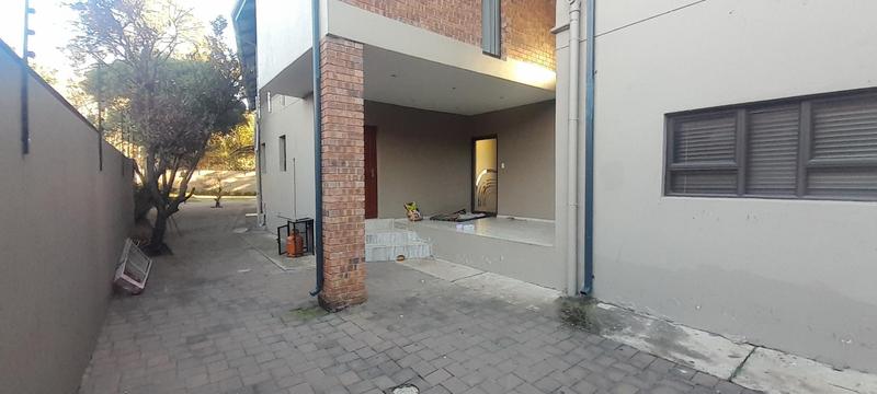 6 Bedroom Property for Sale in Linden Gauteng