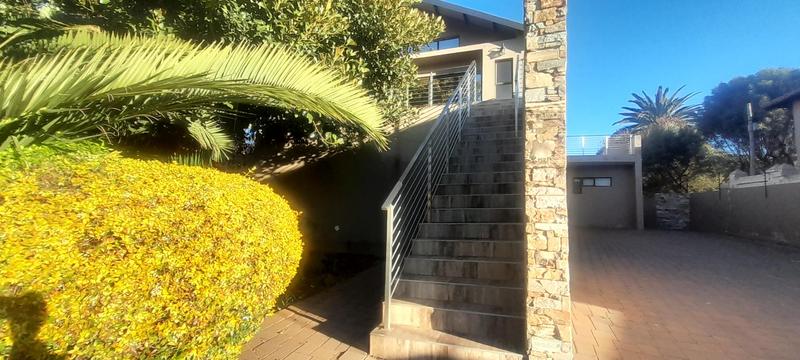 6 Bedroom Property for Sale in Linden Gauteng