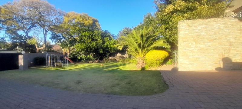 6 Bedroom Property for Sale in Linden Gauteng