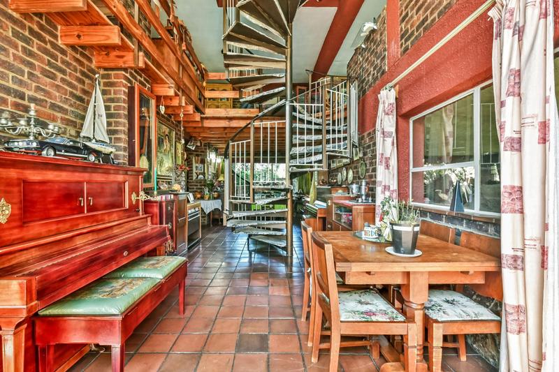 4 Bedroom Property for Sale in Glenvista Gauteng