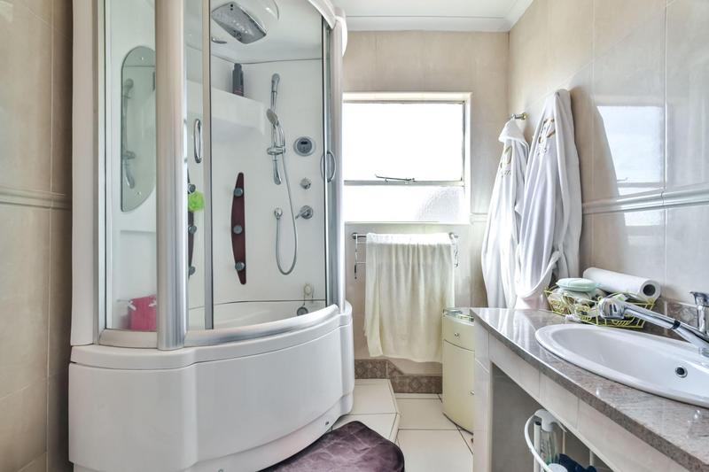 4 Bedroom Property for Sale in Glenvista Gauteng