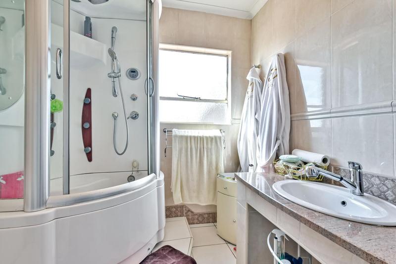 4 Bedroom Property for Sale in Glenvista Gauteng