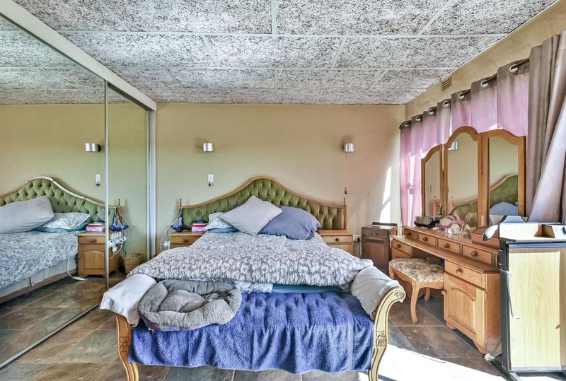 4 Bedroom Property for Sale in Glenvista Gauteng