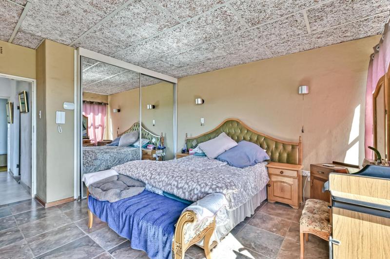 4 Bedroom Property for Sale in Glenvista Gauteng