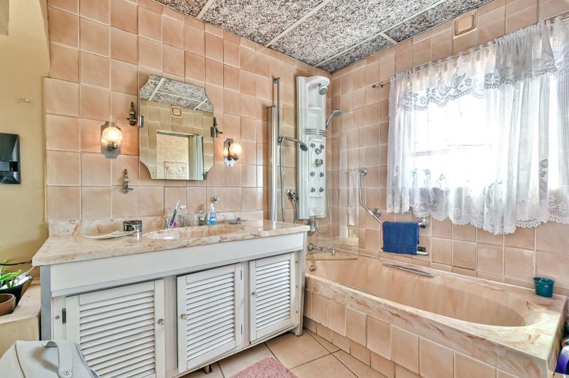 4 Bedroom Property for Sale in Glenvista Gauteng