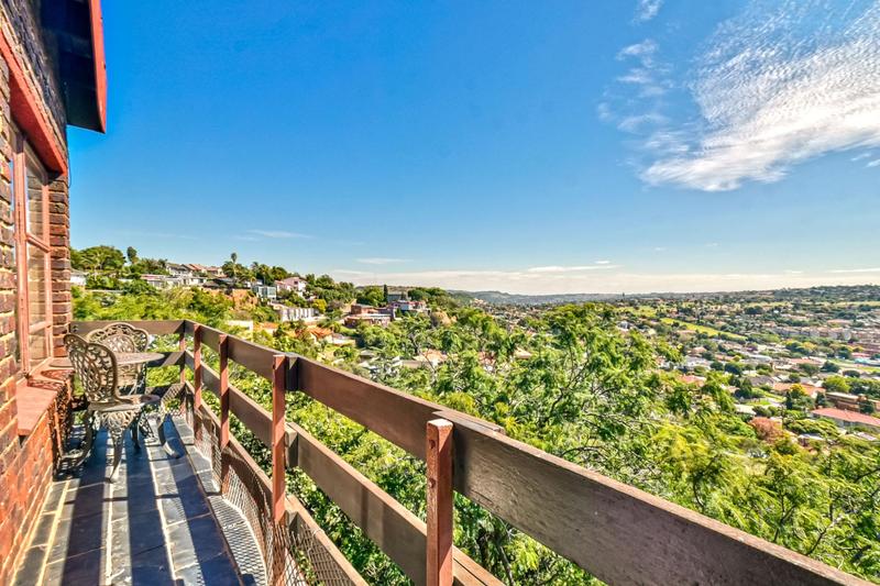 4 Bedroom Property for Sale in Glenvista Gauteng