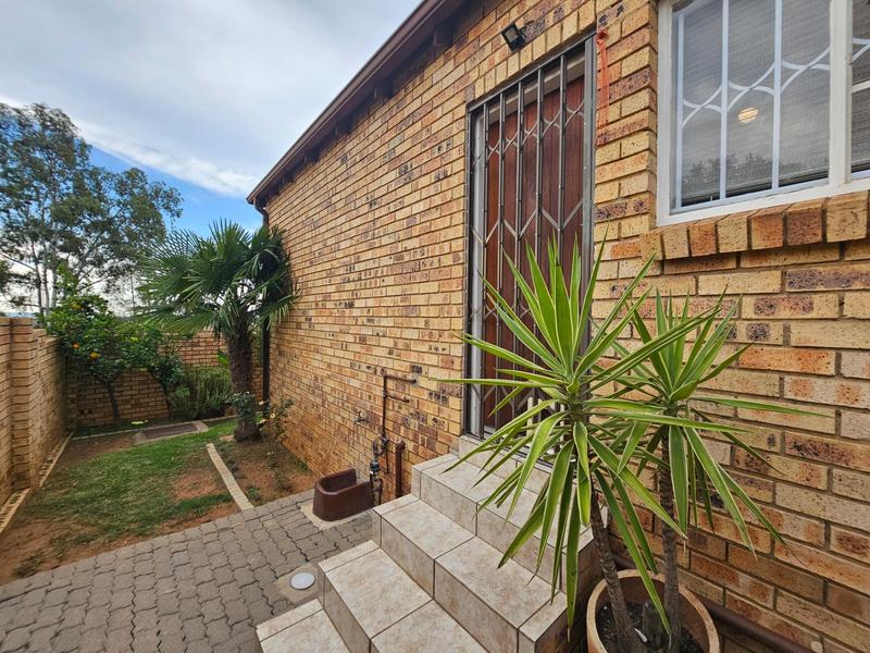 2 Bedroom Property for Sale in Honeydew Gauteng
