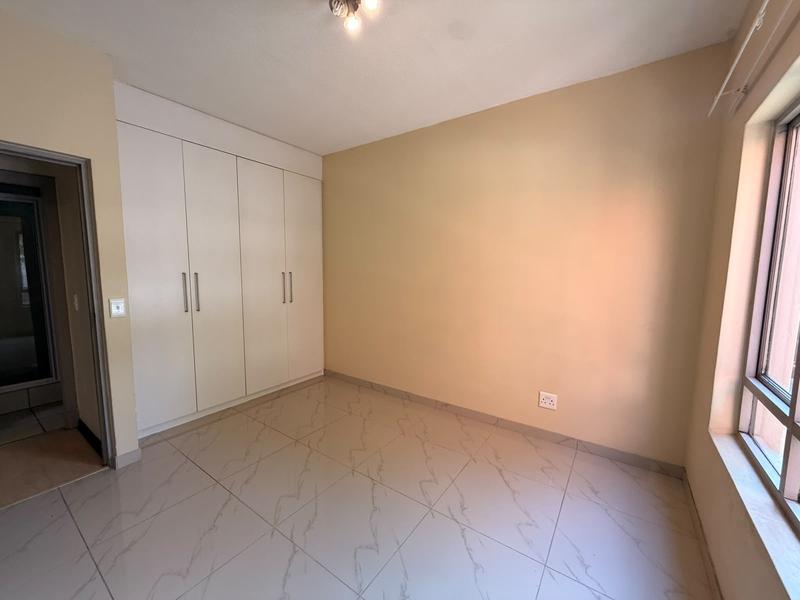 To Let 1 Bedroom Property for Rent in Bryanston Gauteng