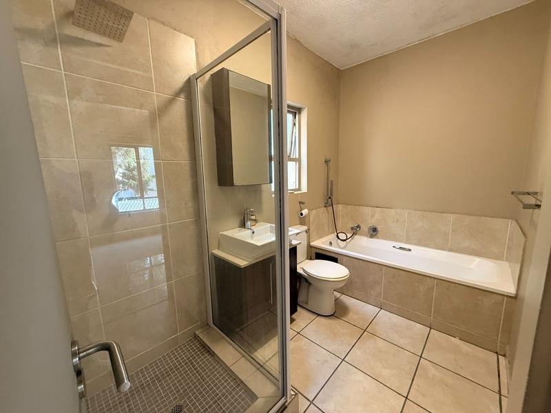 To Let 1 Bedroom Property for Rent in Bryanston Gauteng