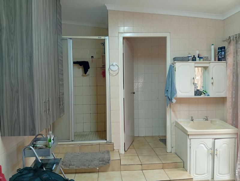 To Let 4 Bedroom Property for Rent in Sunnyridge Gauteng