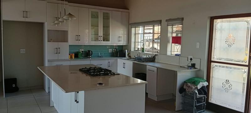 To Let 4 Bedroom Property for Rent in Sunnyridge Gauteng
