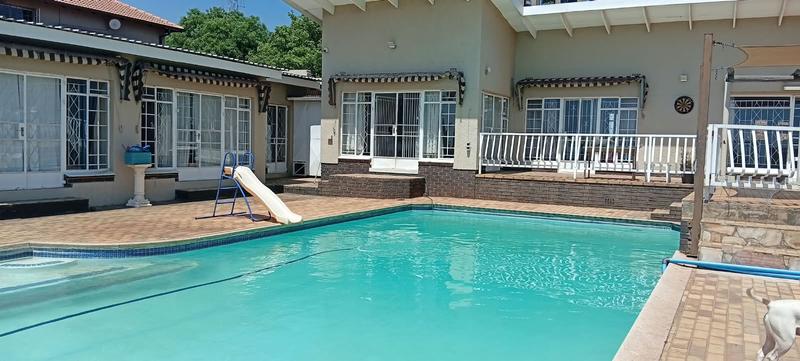 To Let 4 Bedroom Property for Rent in Sunnyridge Gauteng