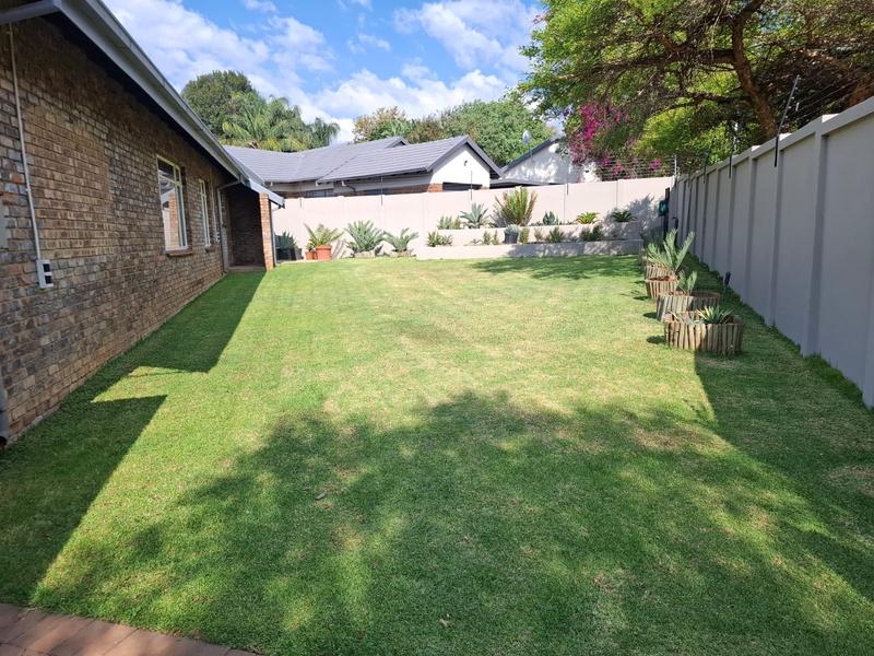 To Let 3 Bedroom Property for Rent in Garsfontein Gauteng