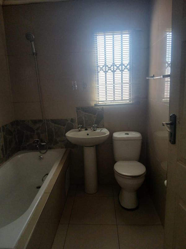 To Let 3 Bedroom Property for Rent in Protea Glen Gauteng