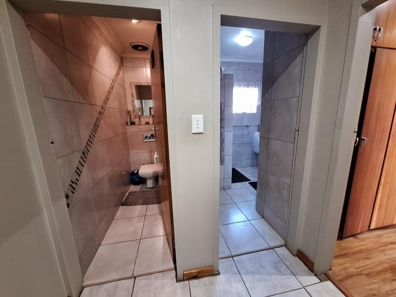 4 Bedroom Property for Sale in Kwaggasrand Gauteng