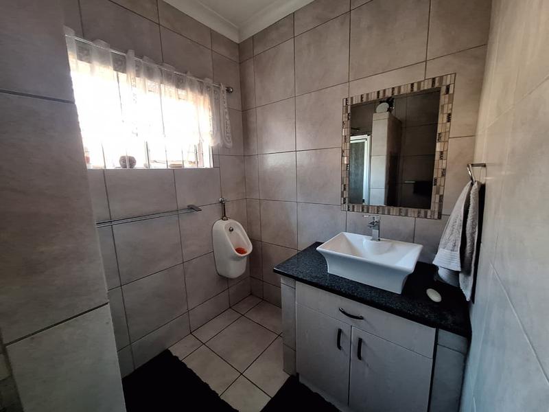 4 Bedroom Property for Sale in Kwaggasrand Gauteng