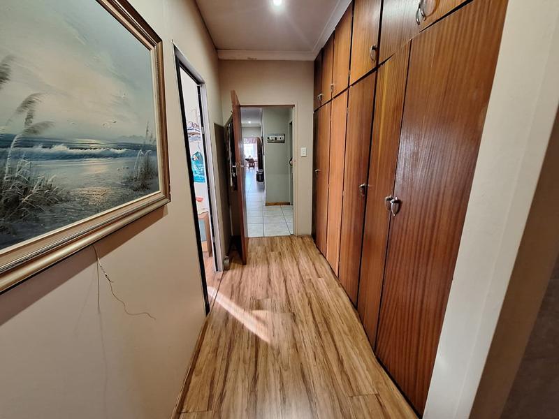 4 Bedroom Property for Sale in Kwaggasrand Gauteng