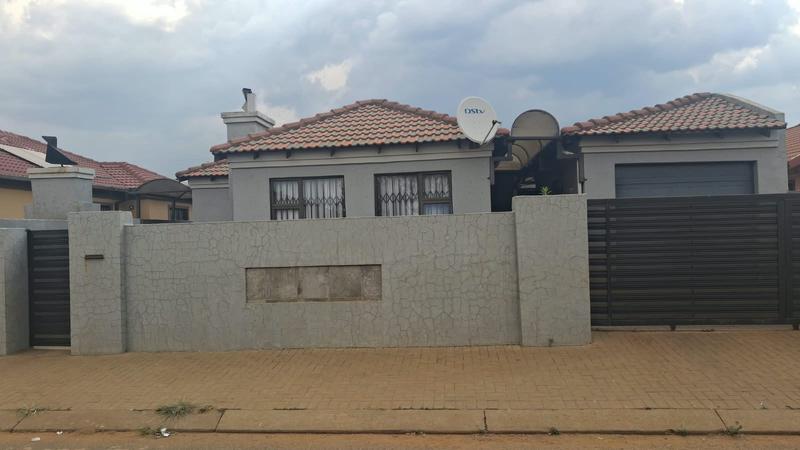 3 Bedroom Property for Sale in Siluma View Gauteng